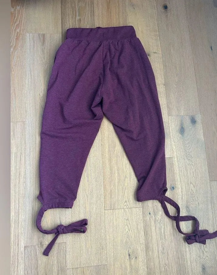 Small/Medium High waisted Cropped Jogger Sweatpants - Image 5