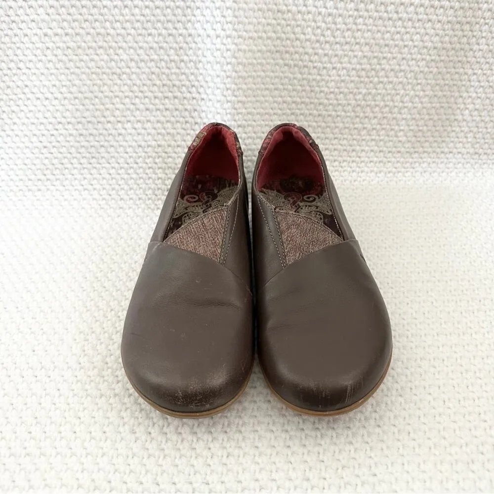 Ahnu by Teva Brown Leather TOLA Slip On Closed Toe Casual Comfort Shoe Flats 8.5 - Image 5