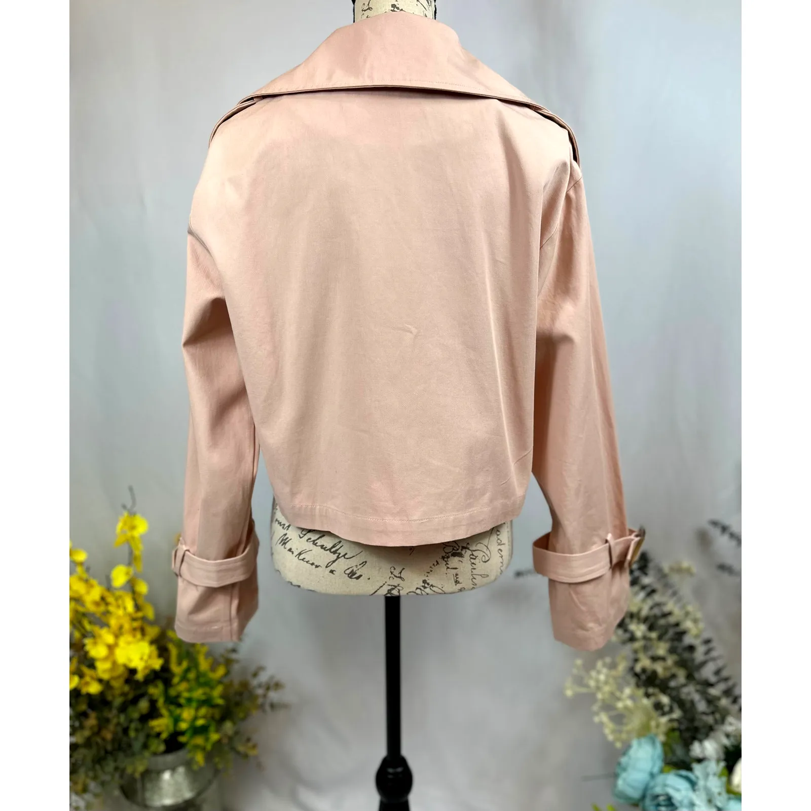 Elodie Eleanor Cropped Buckle Cuff Trench Coat Baby Pink size M - Image 9