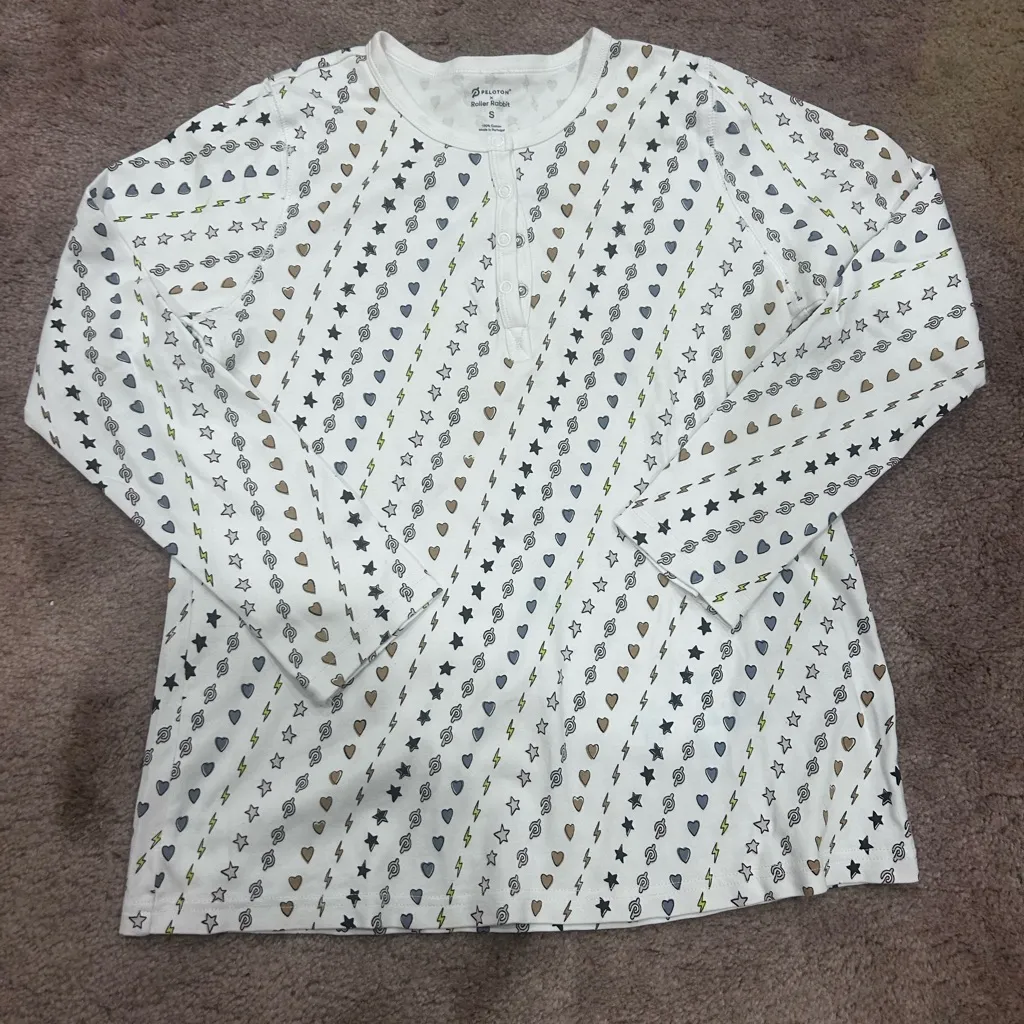 Roller Rabbit X Peleton Hearts and lightening Henley Pajamas 100% Cotton Small - Image 3