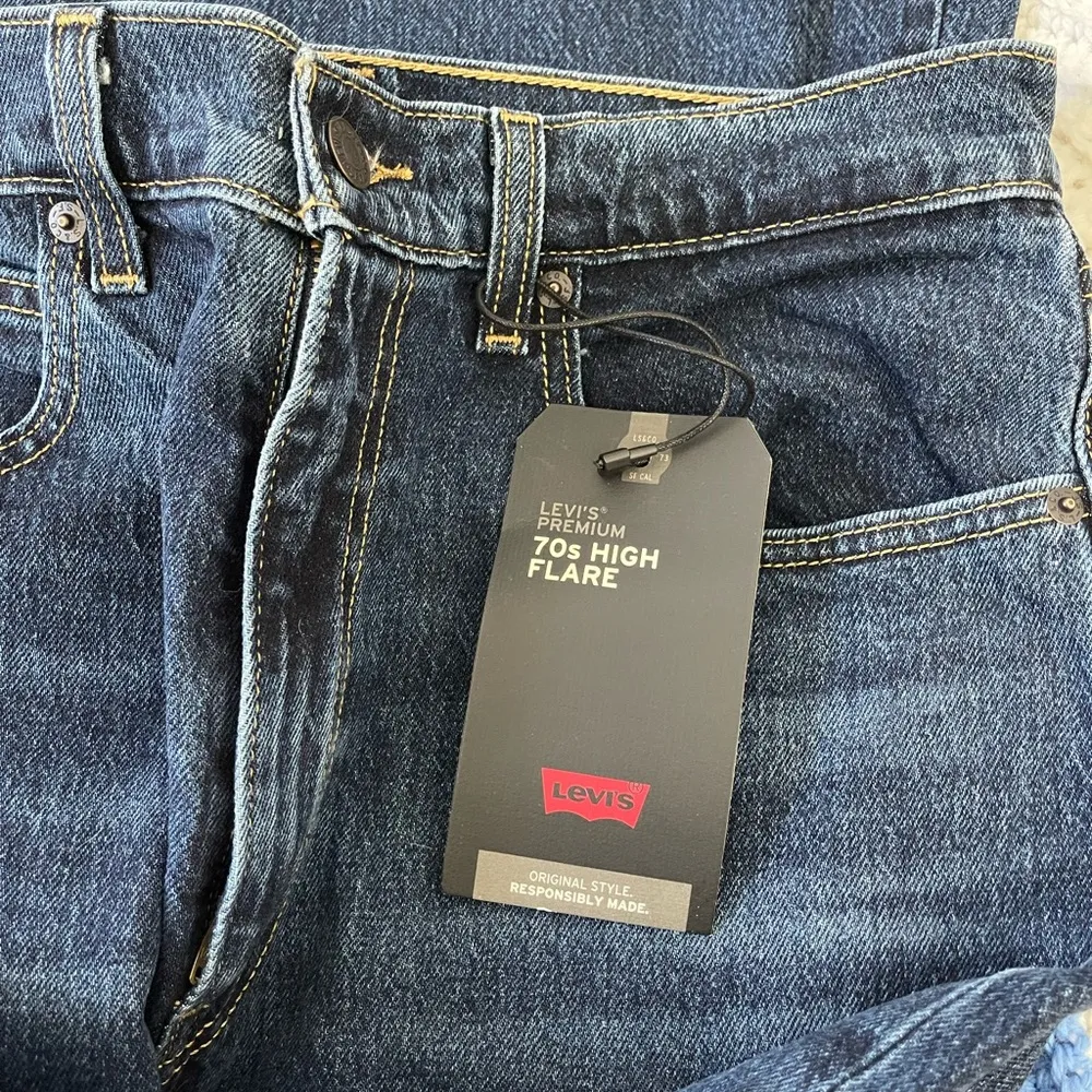 Levi’s 70s High Flare Medium Wash Size 30x32 NWT - Image 7