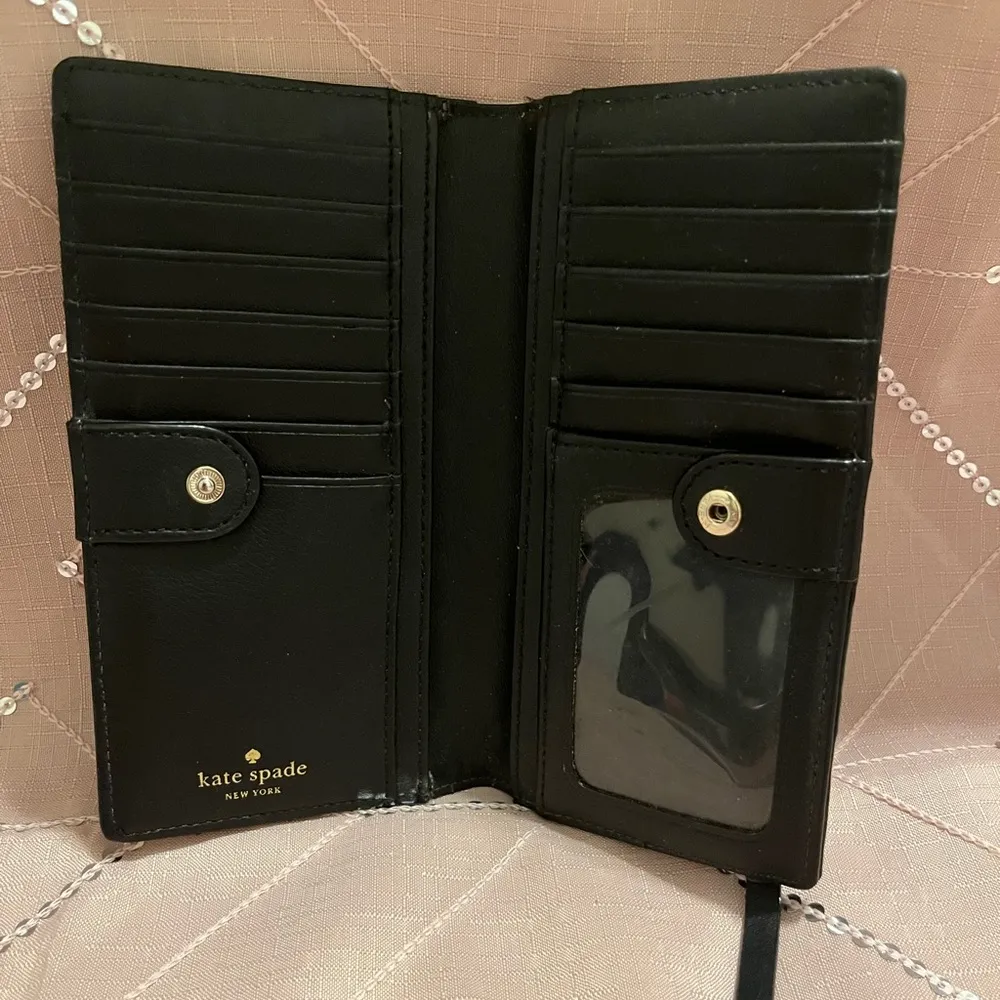 This is a very cool leather Kate spade clutch wallet - Image 3