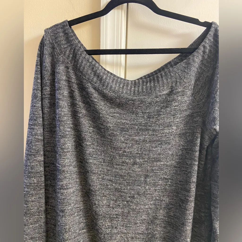 Torrid super soft plush Off shoulder charcoal grey sweater 2X - Image 4
