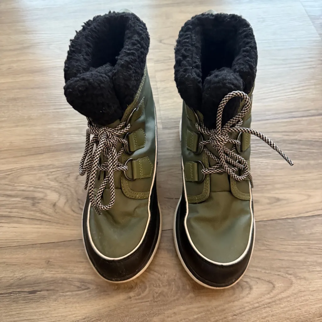 Sorel Explorer Carnival Olive and Black Insulated Boots Size 6.5 - Image 4