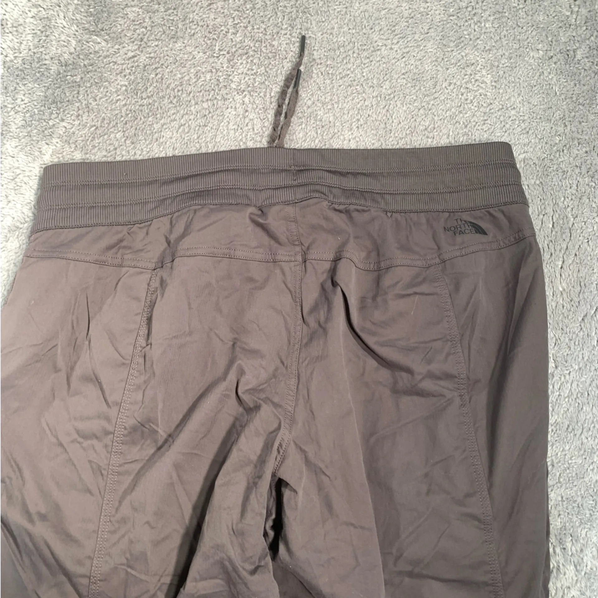 The North Face women’s Gray Pants - Image 7
