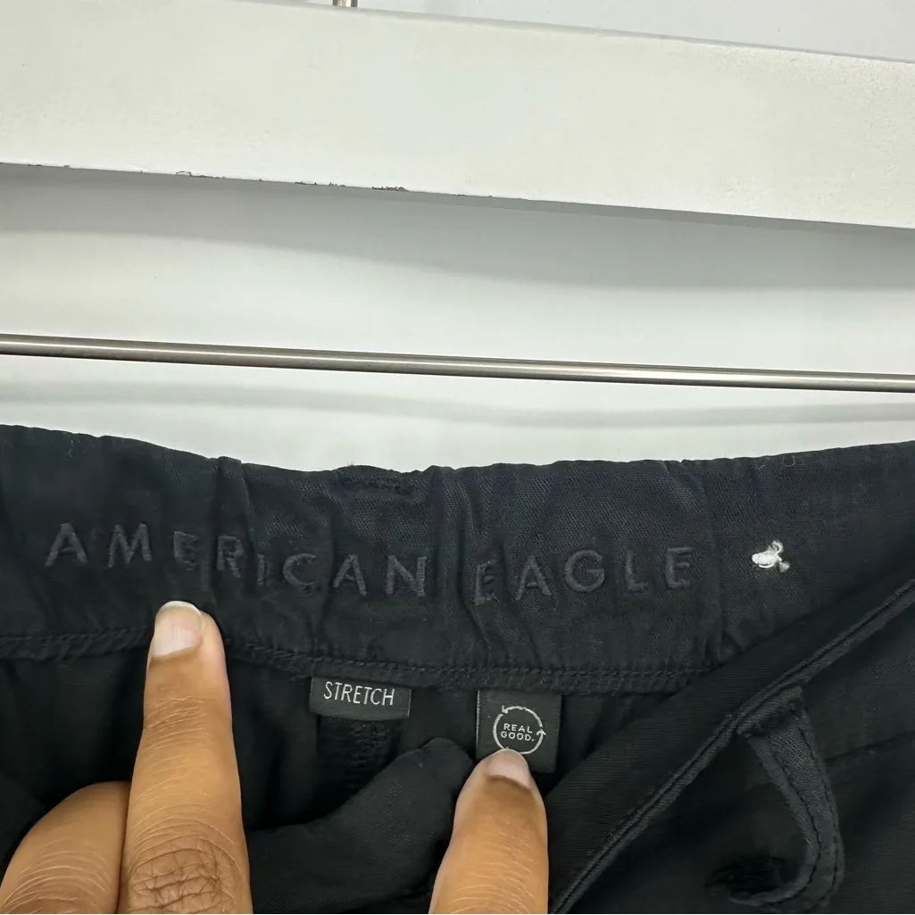 American Eagle Outfitters Black Mid Rise Baggy Wide Leg Cargo Pants Size 4 - Image 4