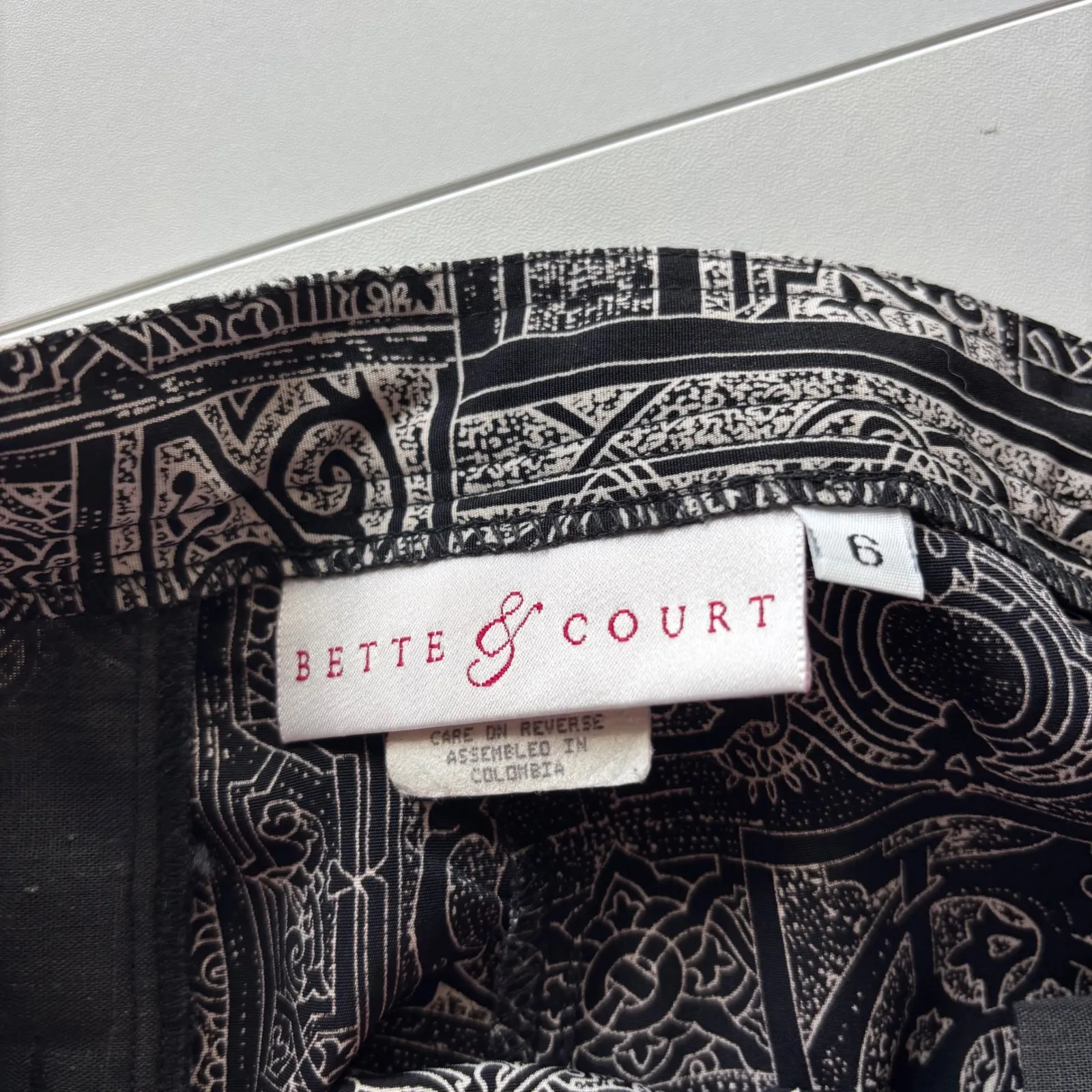 VTG‎ Bette & Court Women's Size 6 Golf Shorts Black White Geometric Print - Image 7