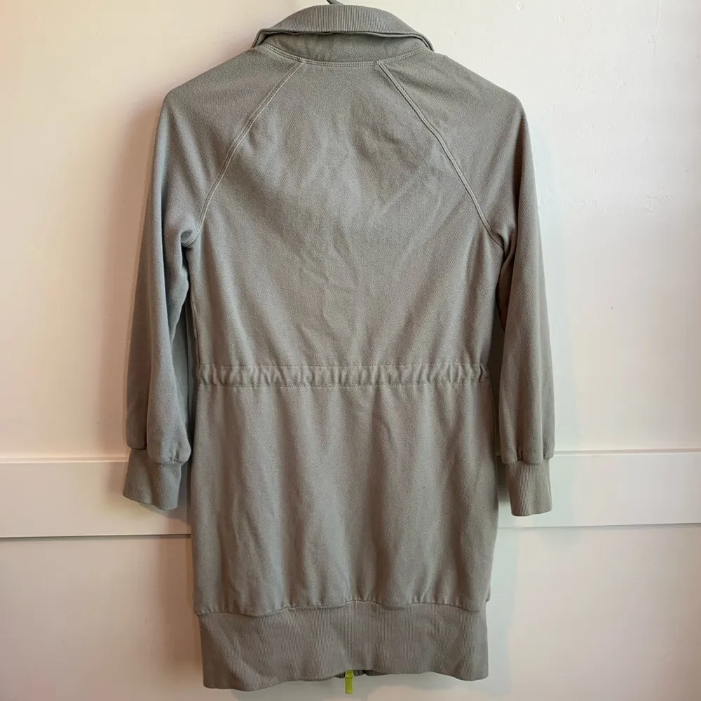 Armani Exchange Gray and Neon Yellow Long Jacket - Image 2
