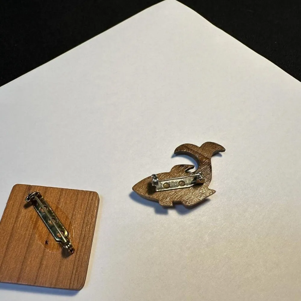Lot Of 2 Wood Hand Crafted Hand Made Brooch Pins Square / Fish - Image 6