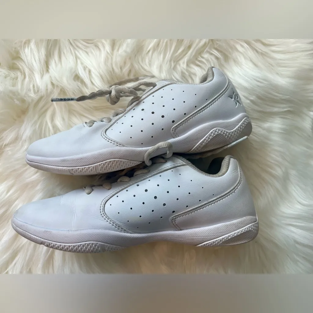Rebel Rise White Cheer Shoe Size 5.5 - Image 3
