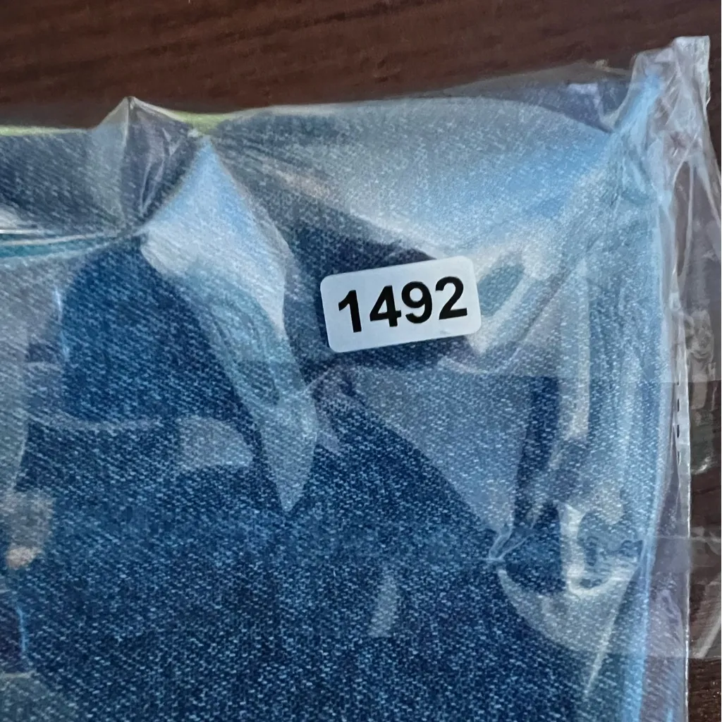 ARIZONA Denim Bib Overalls  31”Waist x 27”Length (PETITE M/L) - Image 12