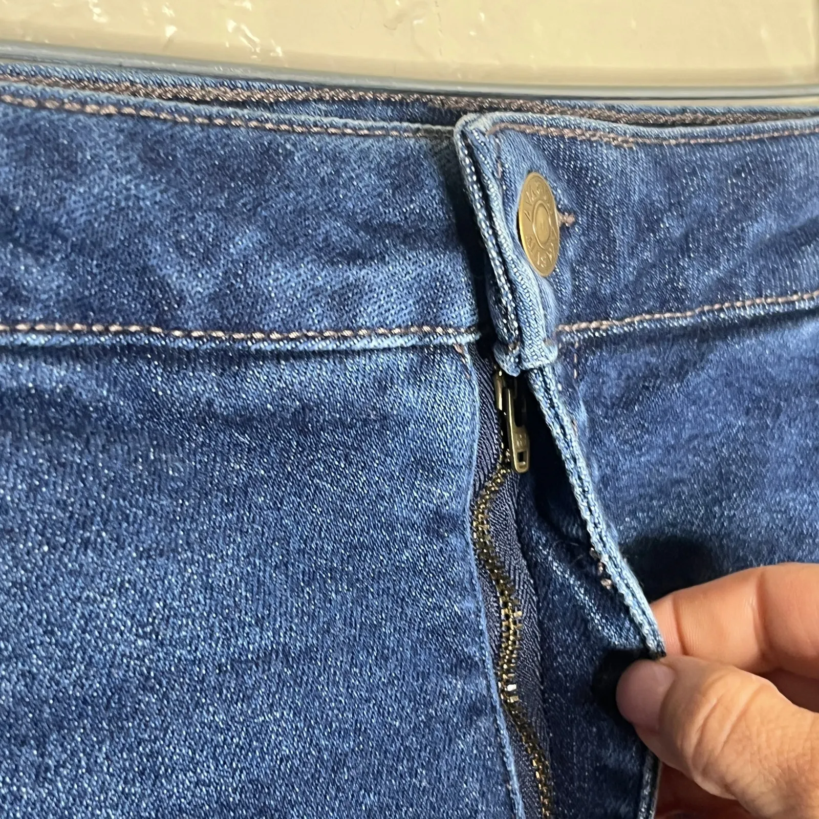 Ava & Viv Ripped Denim Shorts Casual Trendy Cuffed Women Blue Plus 22W - Image 2