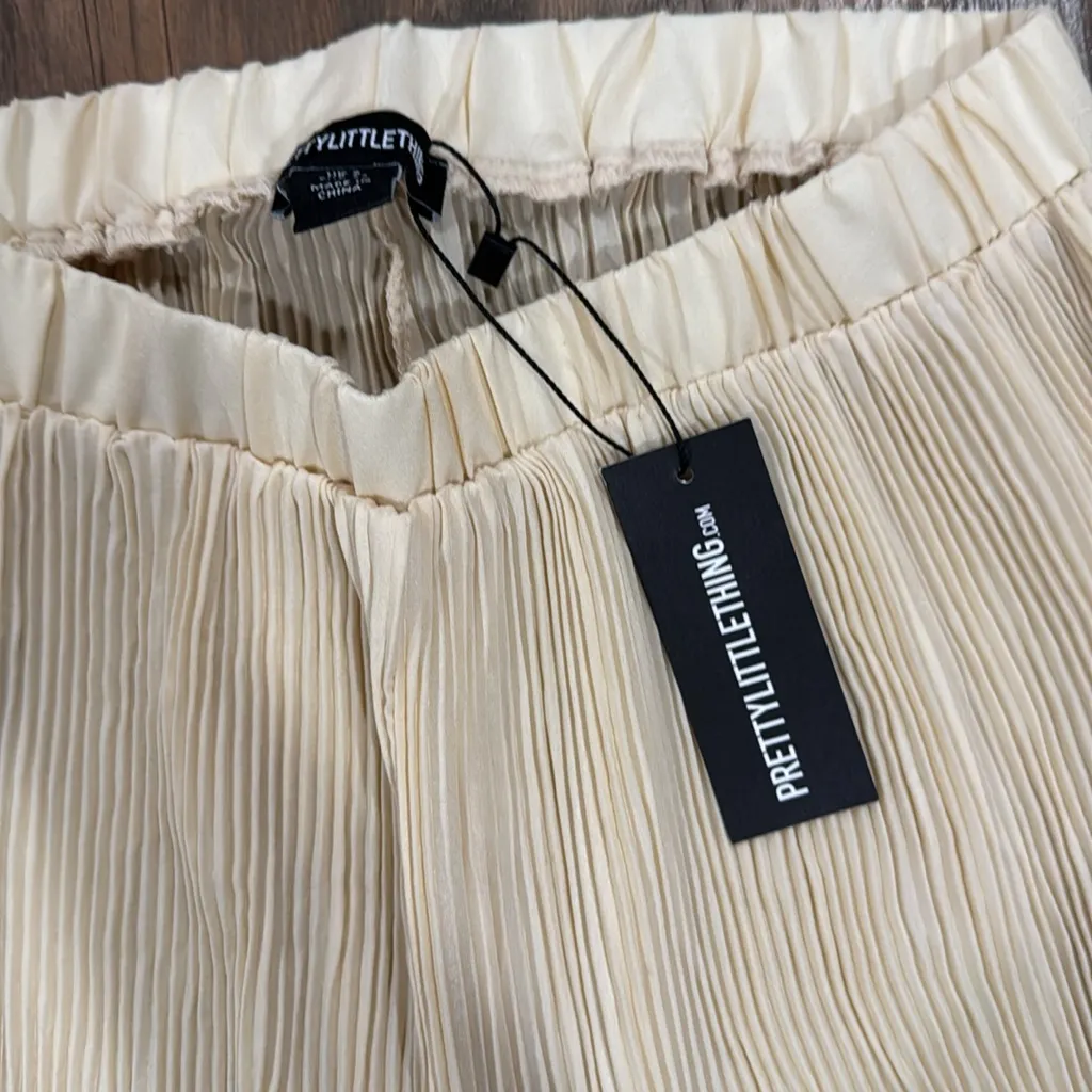 Pretty Little Thing  Cream Pillsse   High Waisted Trousers Size 4 - Image 5