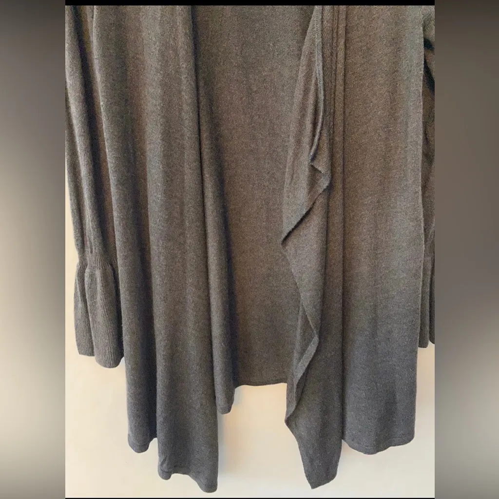 ⭐️Style & Co gray open Cardigan with flared sleeves size small - Image 4