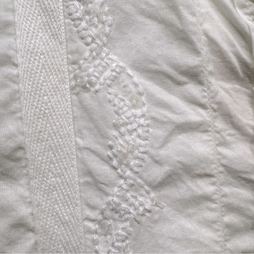 Calvin Klein White 100% Cotton Boho Popover Blouse Pleats Sequins Embroidery - Image 3