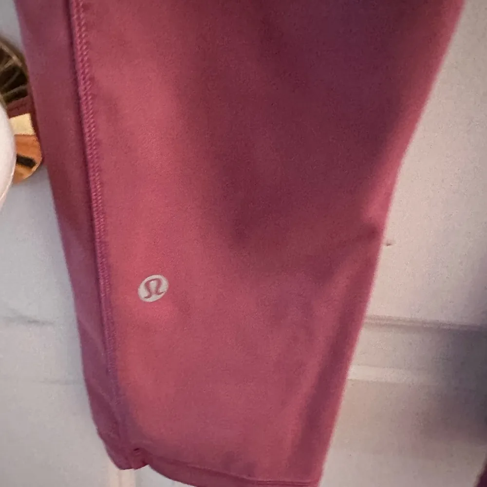 Lululemon Speed Up Crop *21" - Image 6