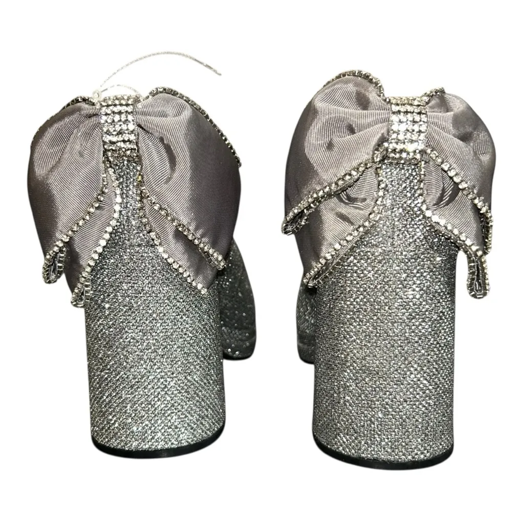 Torrid BETSEY JOHNSON SILVER BOW BACK HEEL size 7.5 (WW - WIDE WIDTH) NIB - Image 4