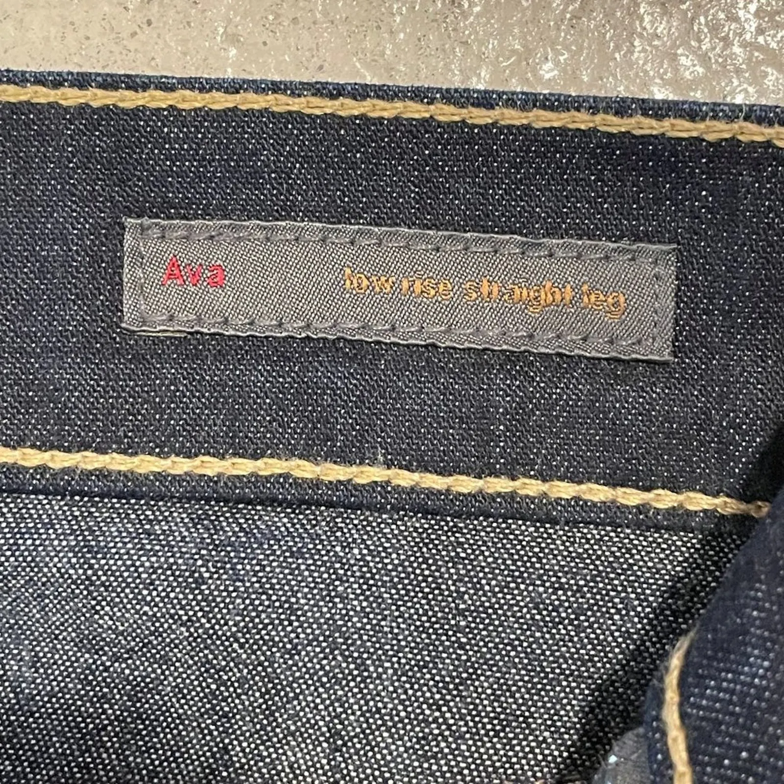 Citizens of Humanity AVA low rise straight leg dark denim Jeans size 26 - Image 5