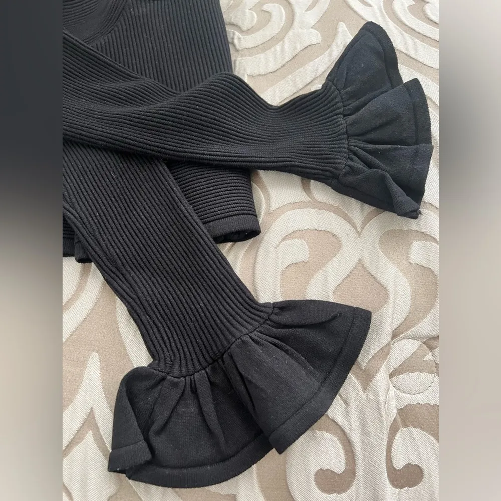 NWOT Endless Rose Cropped sweater size small - Image 3