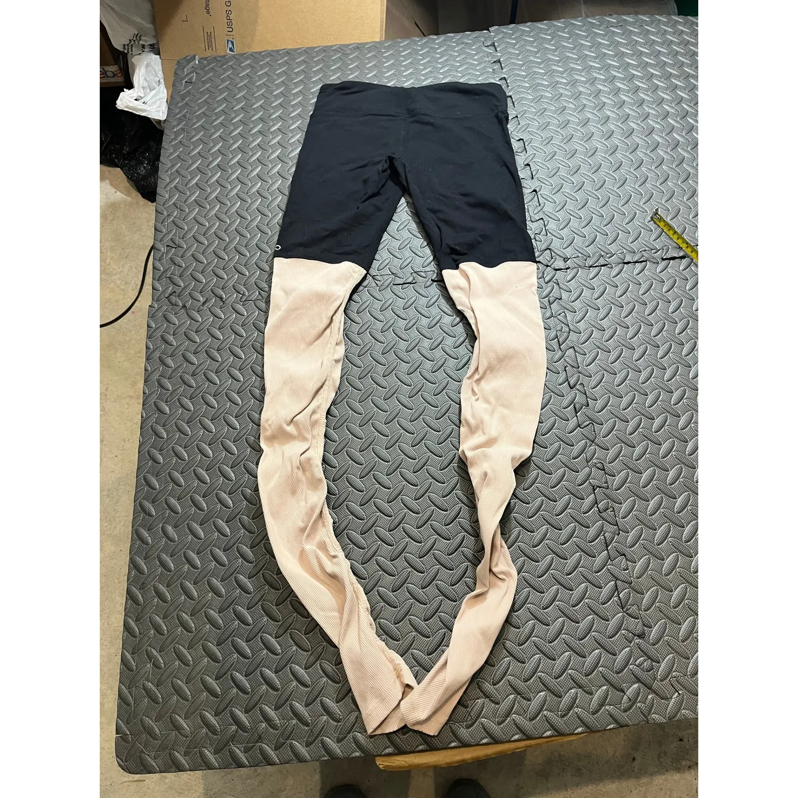 Alo yoga goddess leggings ribbed black and blush size small coquette ballet - Image 7