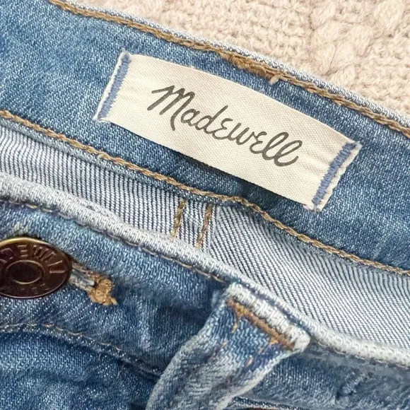 MADEWELL Cali Demi-Boot Jeans in Dorrance Wash:‎ Kick Out Crop - Image 6