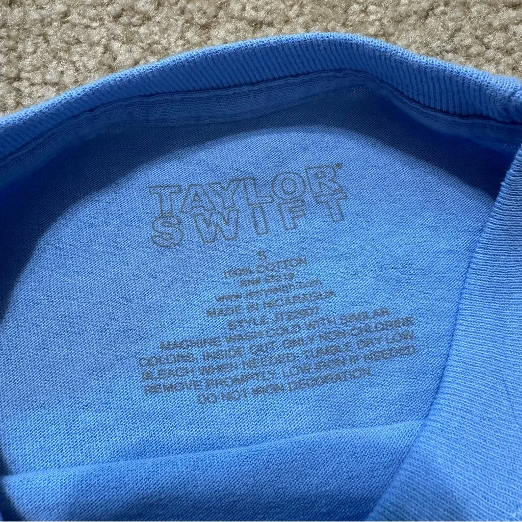 Taylor Swift ME! square flower blue long sleeve Lover era shirt, size small - Image 6