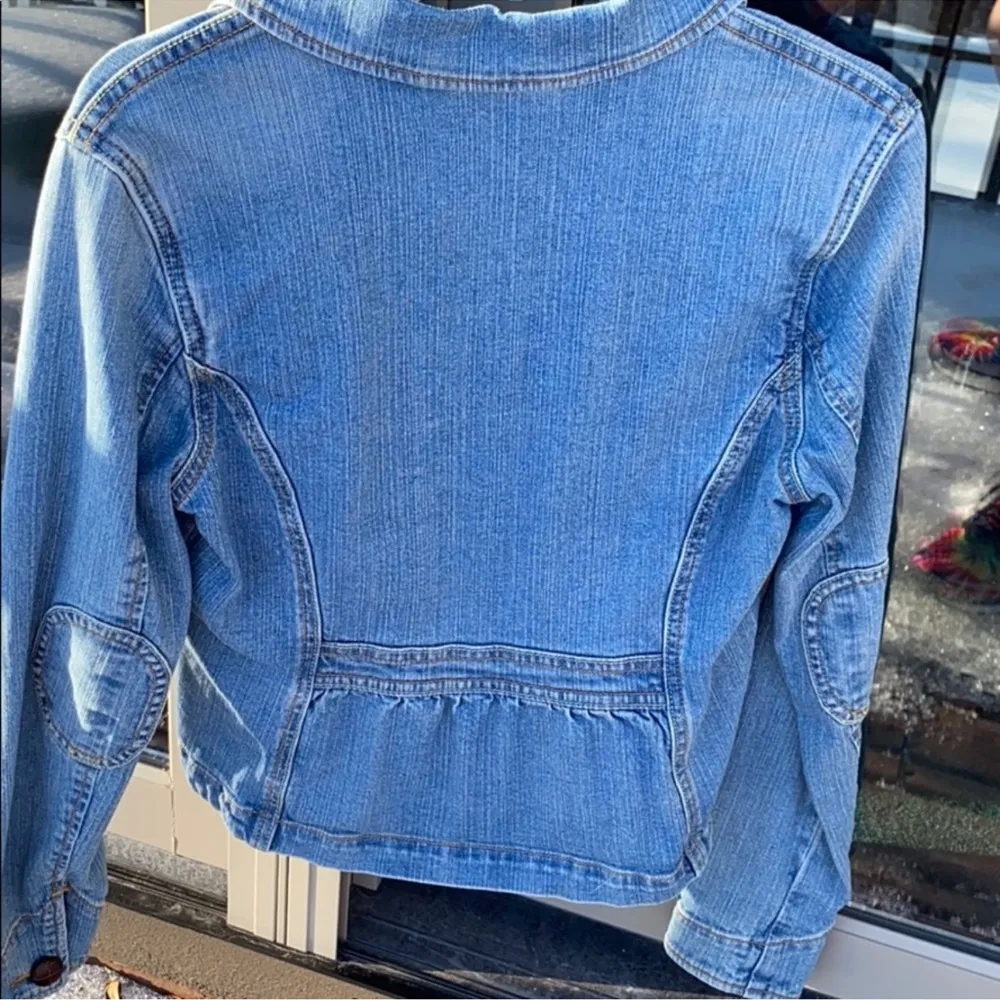 Levi's Heart Embroidered Denim Blue Jean Jacket Size Medium / Wood Button - Image 2