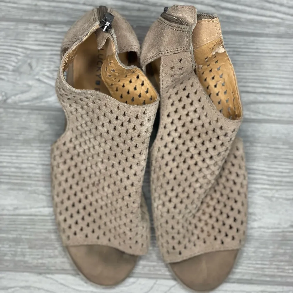 Lucky brand nacria suede block heels open sandals 8.5 shoes - Image 7