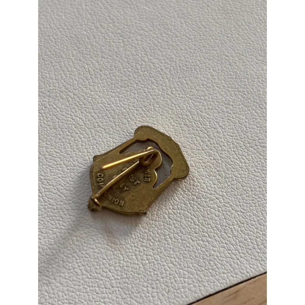 Vintage First Communion Souvenir Pin Jesus & Child Gold - Image 5