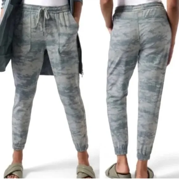 NEW Athleta Farallon Printed Jogger Pants Fog Camo Dye Sage Green Size XS NEW - Image 2