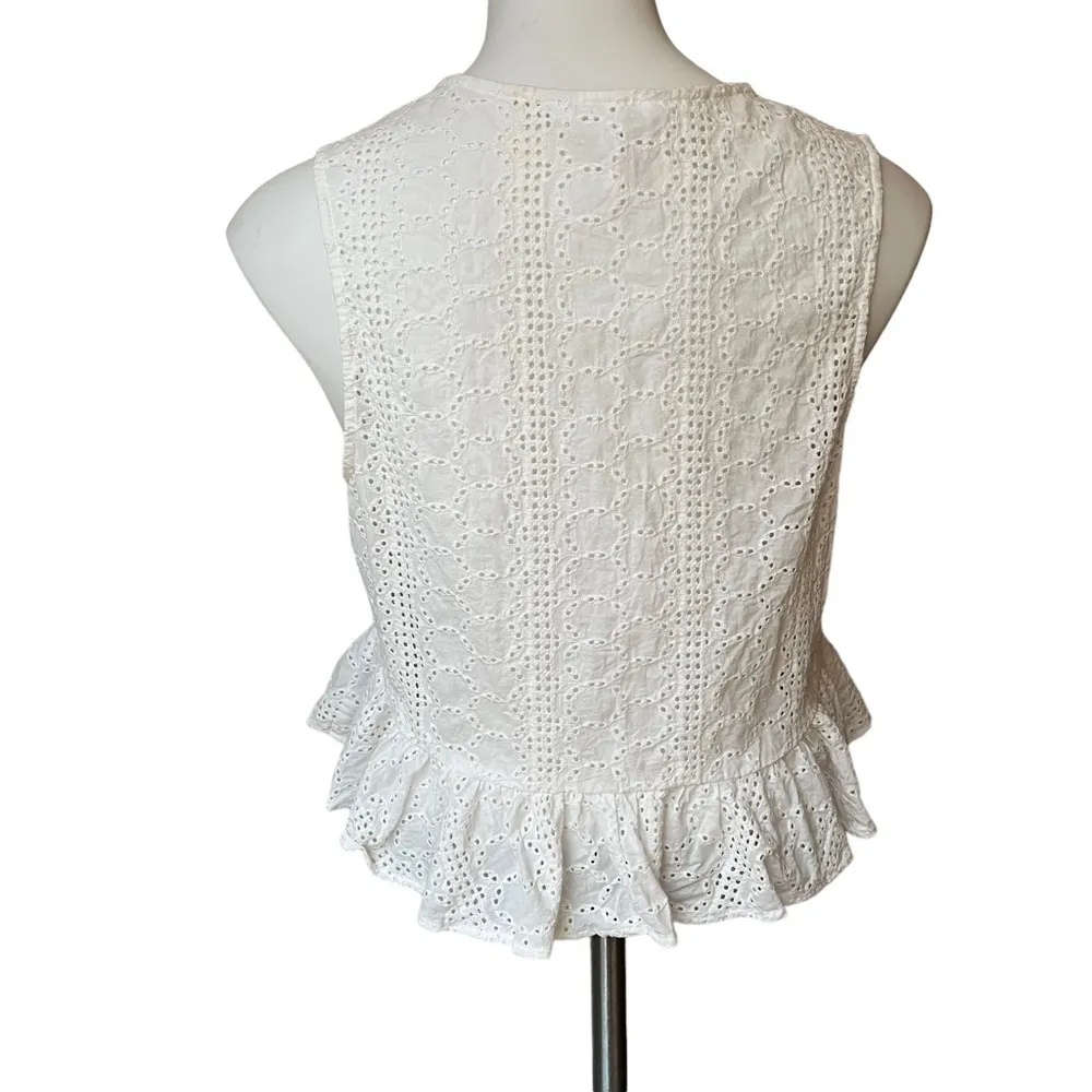 BCBGeneration White Eyelet Ruffle Hem Crop Top, Sz L - Image 4