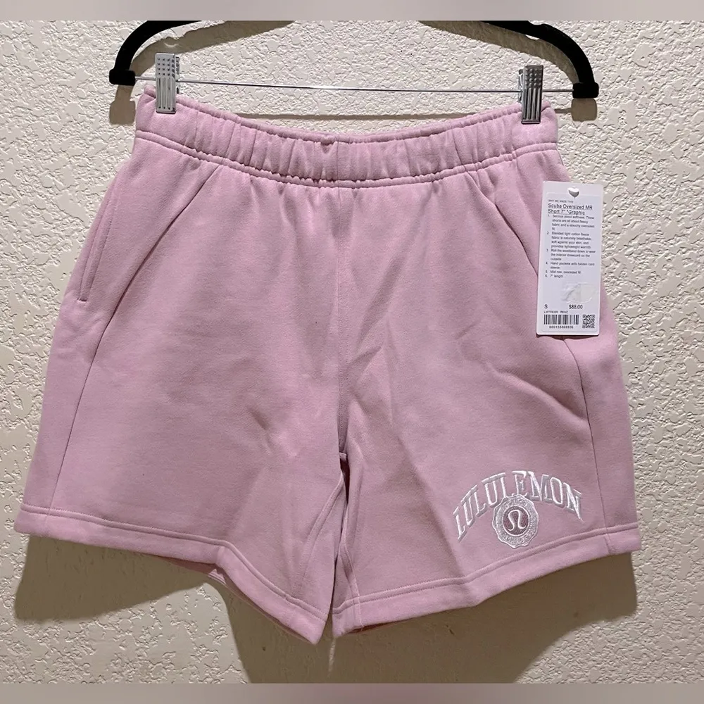 Lululemon NWT Scuba Mid Rise Oversized Shorts 7” Graphic Pink Haze Size S - Image 6