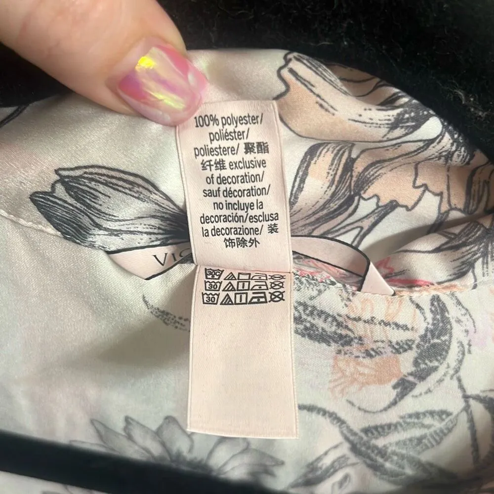 ✨Victoria Secret Woman's Sz M Pajamas 2 Pieces Set✨ - Image 13