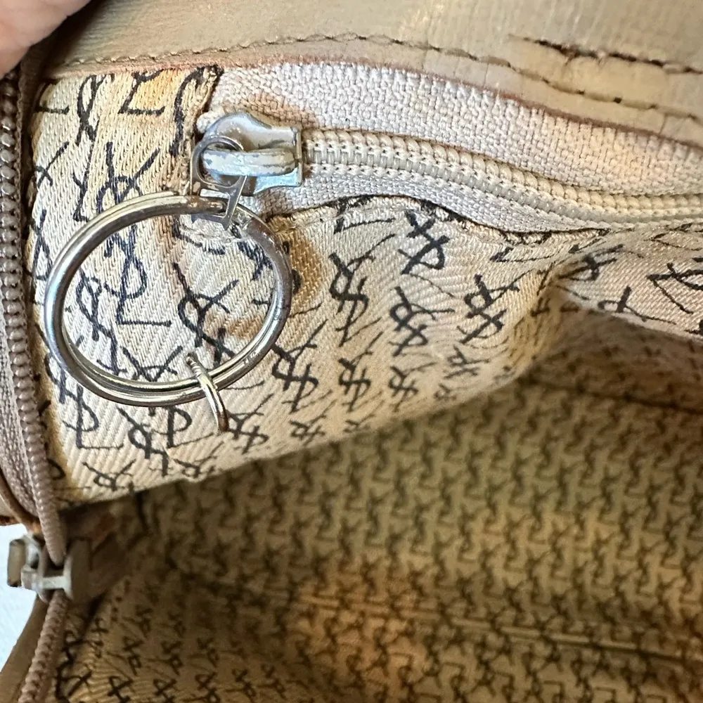 Yves Saint Laurent Autre Marque PVC Leather YSL Logo Giraffe Tote Vintage Tan - Image 12