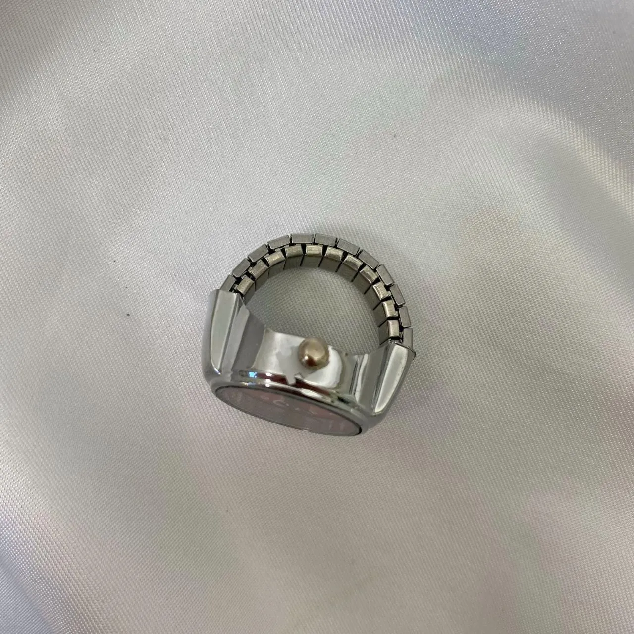 Early 2000's Y2K Functional Silver Red Toned Stretchy Watch Ring - Image 3