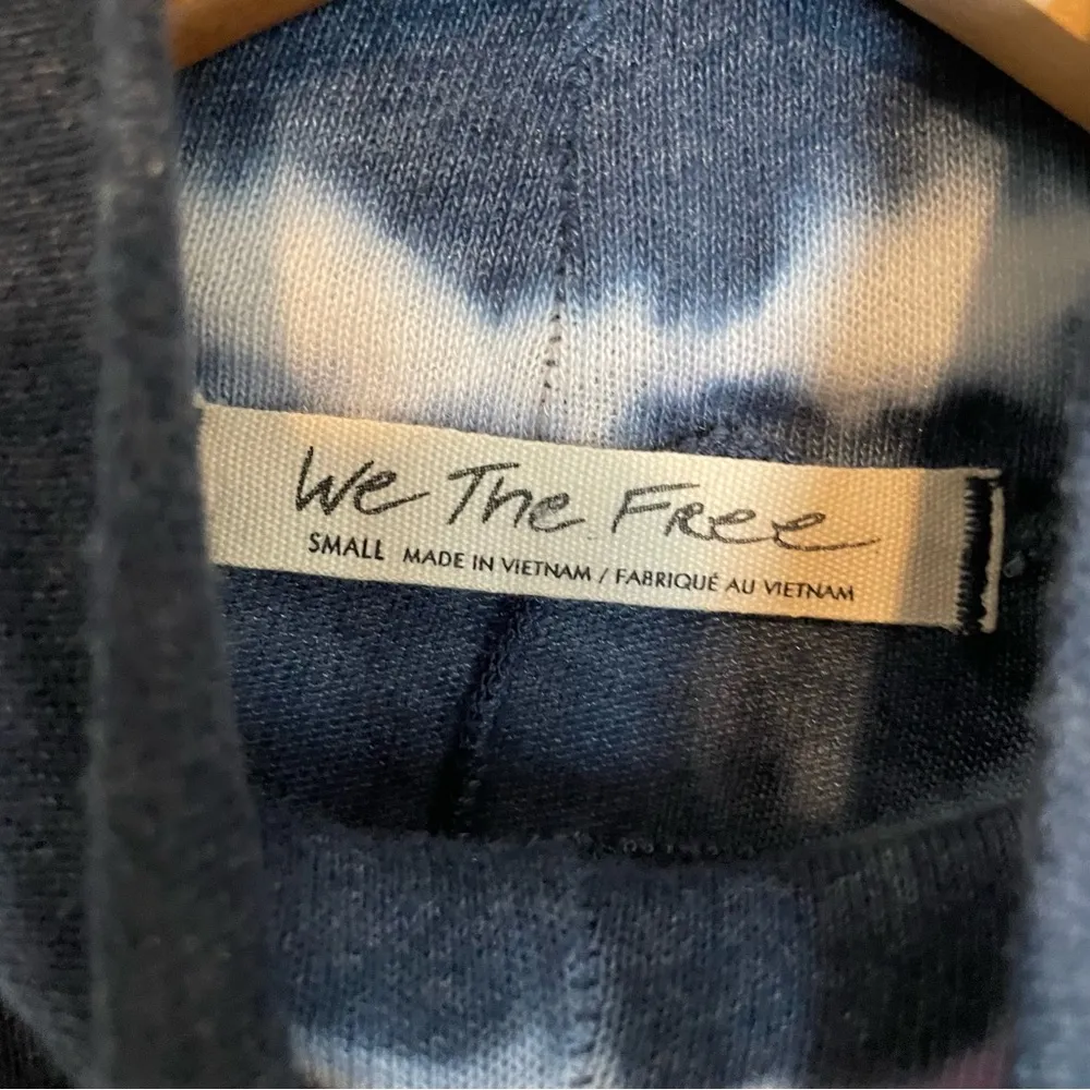 We the Free Psychedelic Printed Top Sz Small Mock Neck Revolve - Image 10