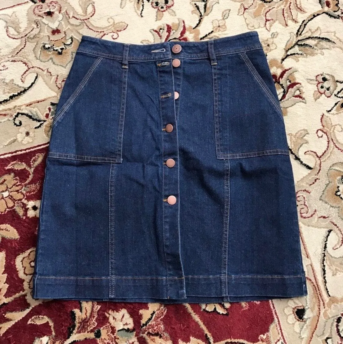 BCBG Skirt Size 12 - Image 2