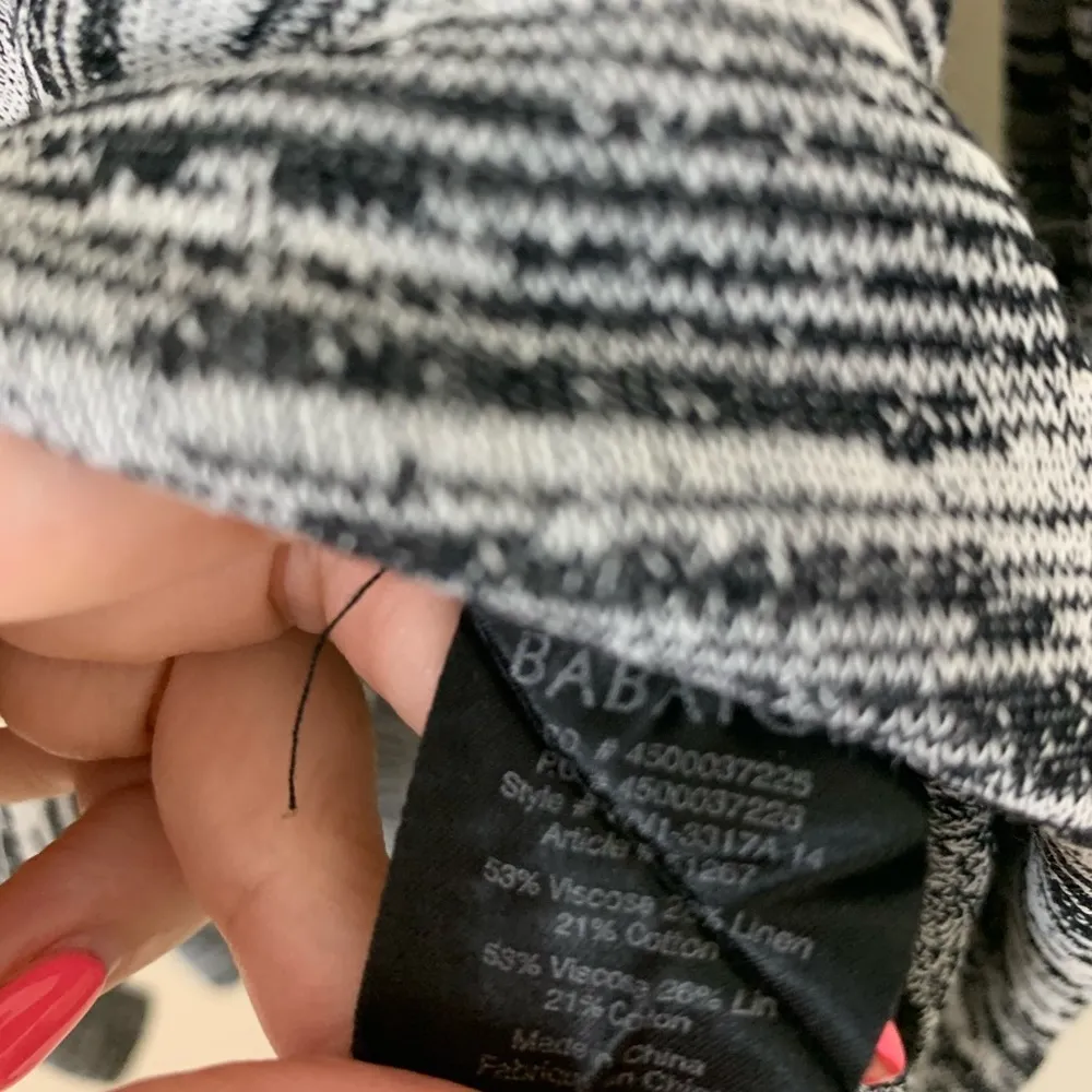 Aritzia Babaton Hi-Low V-Neck Gray Heathered Top - Image 6