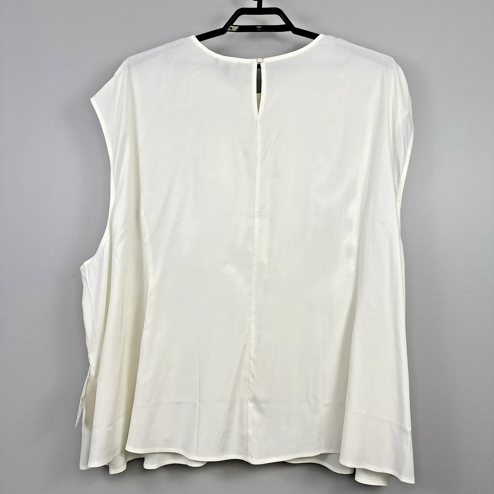 Universal Standard Size 4X Blouse Cupro Crew Neck Top Cream New NWD Shell Shirt - Image 8