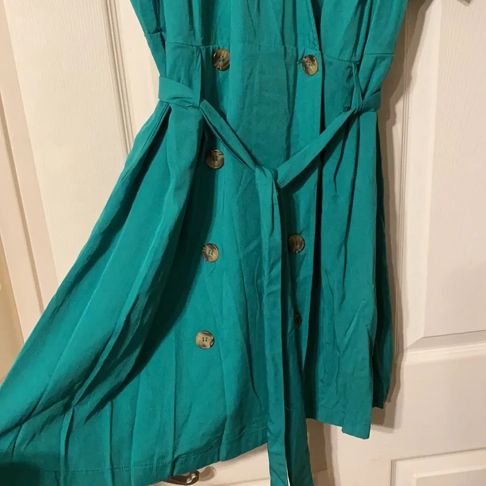 NWT Hummingbird short button front green tie dress, L - Image 6