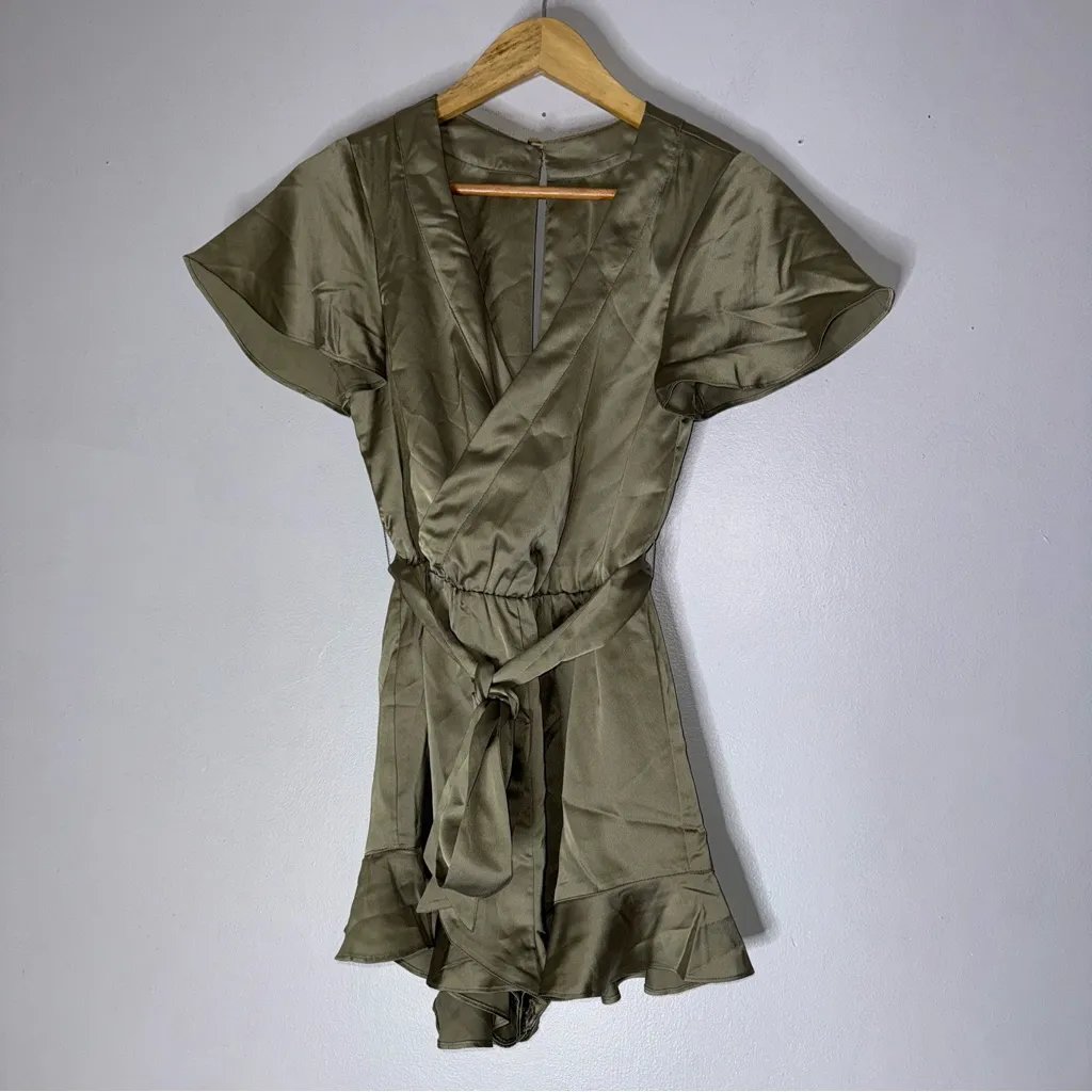 show me your‎ mumu XS Say I Do Short Romper Mass Green Satin - Image 3