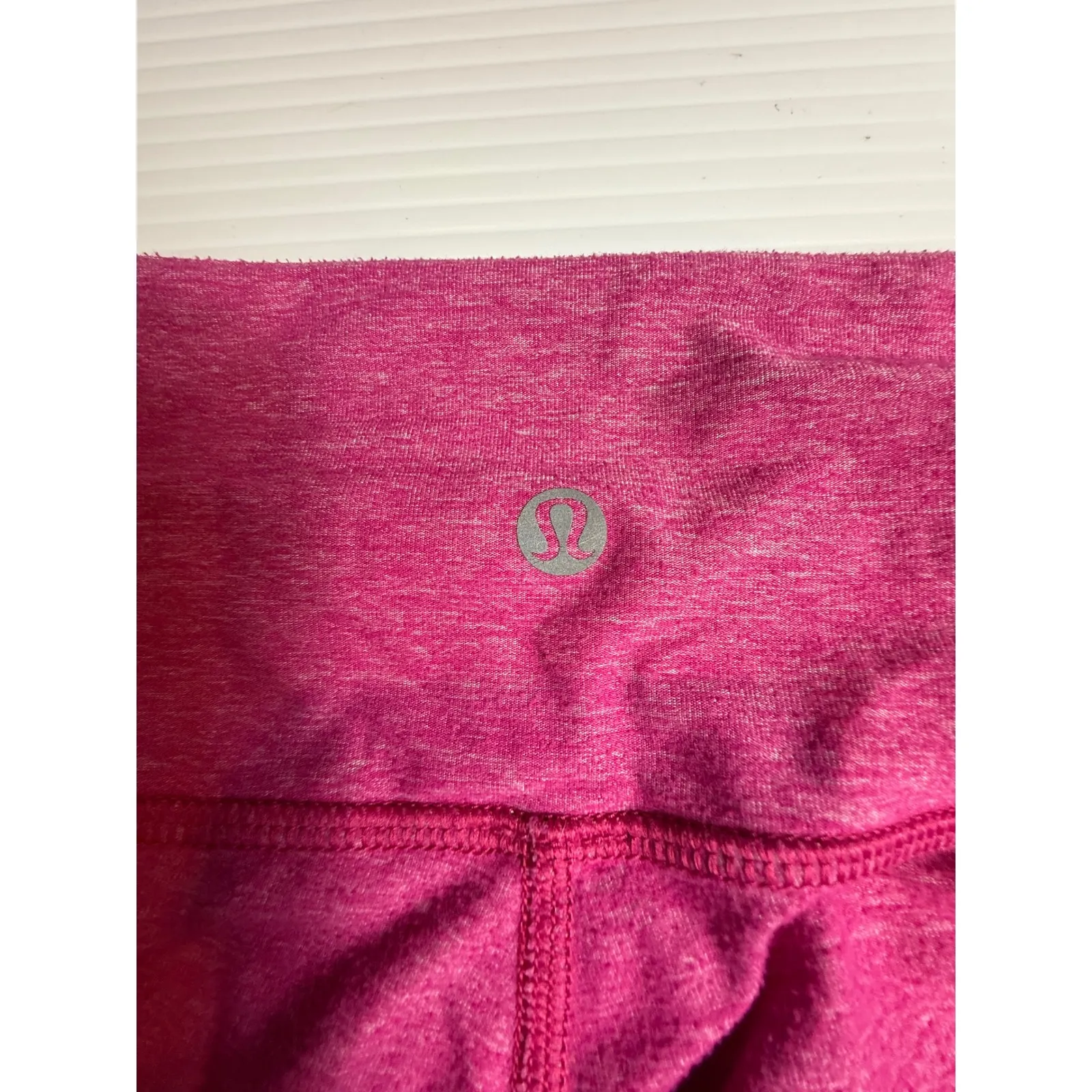 Lululemon Athletica Womens Pink Yoga Pants‎ Crop Leggings Size 8 - Image 7