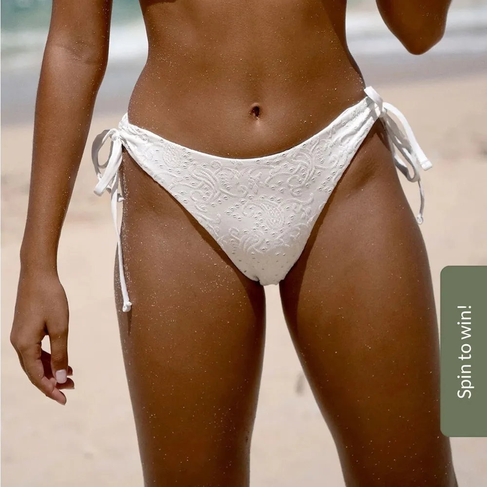 Berlook Textured Twist Bralette Bikini Top and Textured Tie Bikini Bottom 22 White Size M - Image 7