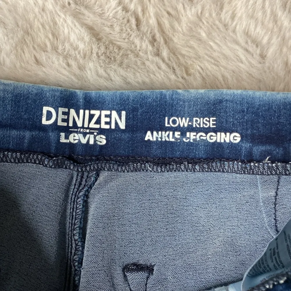 Denizen from LEVIS Low Rise Ankle Jegging Light Blue size s - Image 4