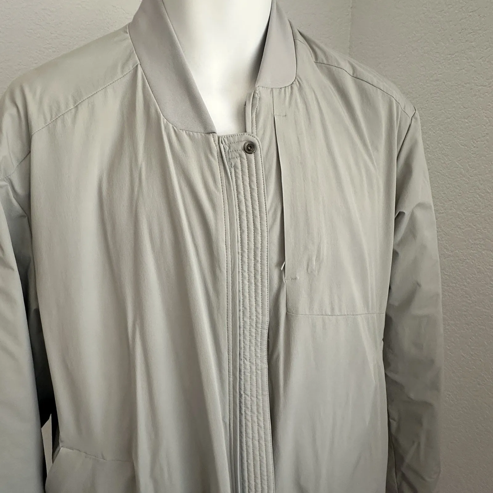 Lululemon Switch Over Bomber Jacket Reversible Gray XL Puffer Primaloft (ba6) - Image 5