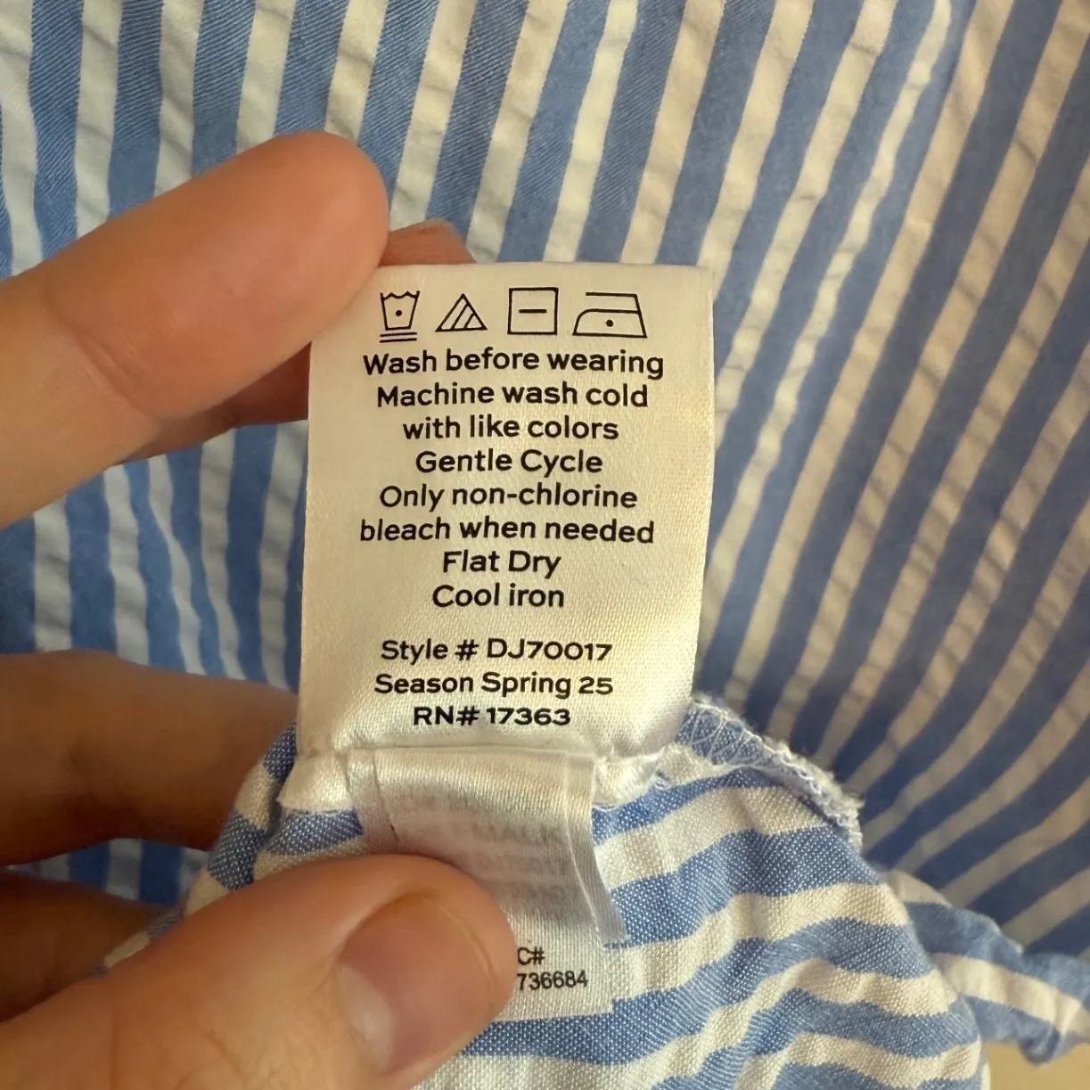 Draper James Women's Seersucker‎ Short Sleeve Top Size Medium - Image 8