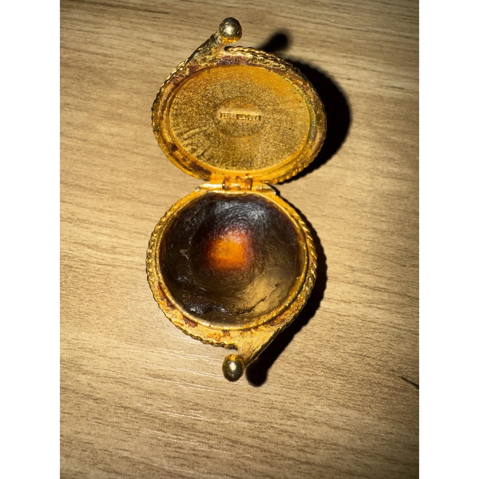 Estee Lauder Solid Perfume Compact Gold Tone Rope Design Turquoise Color Stone‎ - Image 4