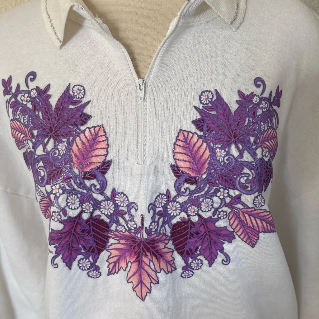 Vintage Fall White Sweatshirt Purple Leaf Floral Print made in USA kitschy Size L - Image 4