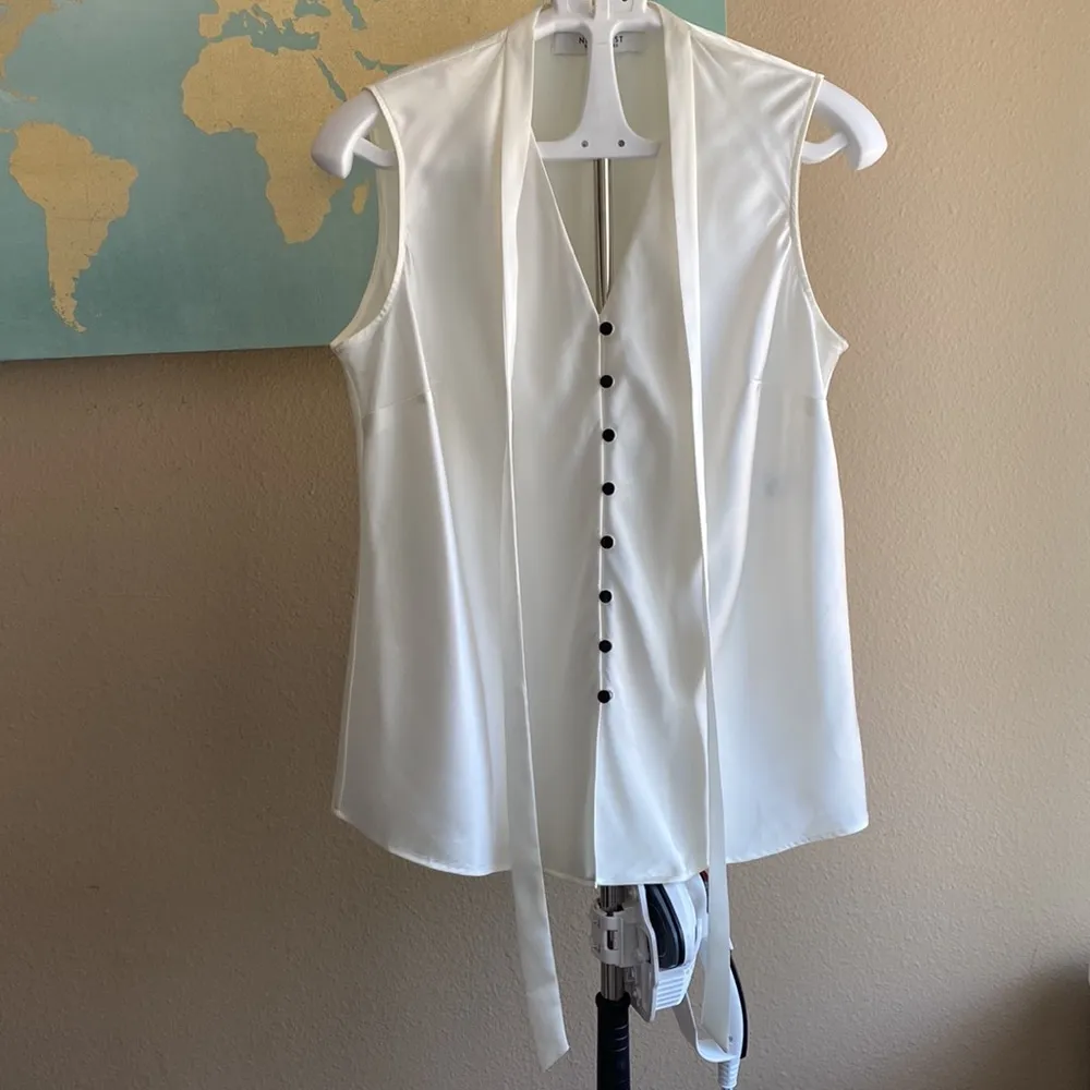 Nine West suit Separates 16 satin ivory white sleeveless blouse w black buttons - Image 7