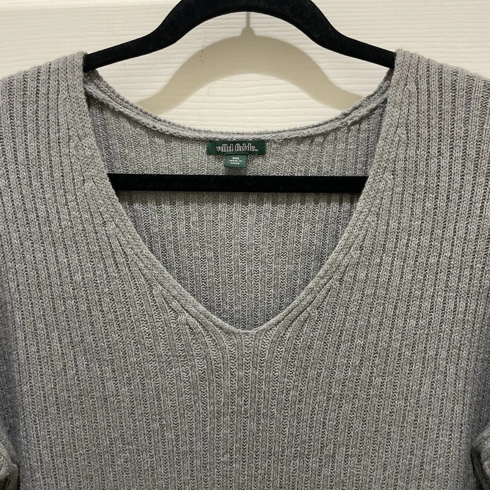 Wild Fable Gray V-Neck Ribbed Long Sleeve Cropped Sweater - Image 4